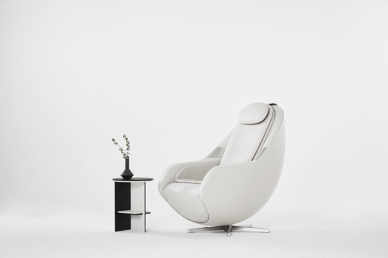 CERAGEM Pause M6 Massage Chair - With Accessories