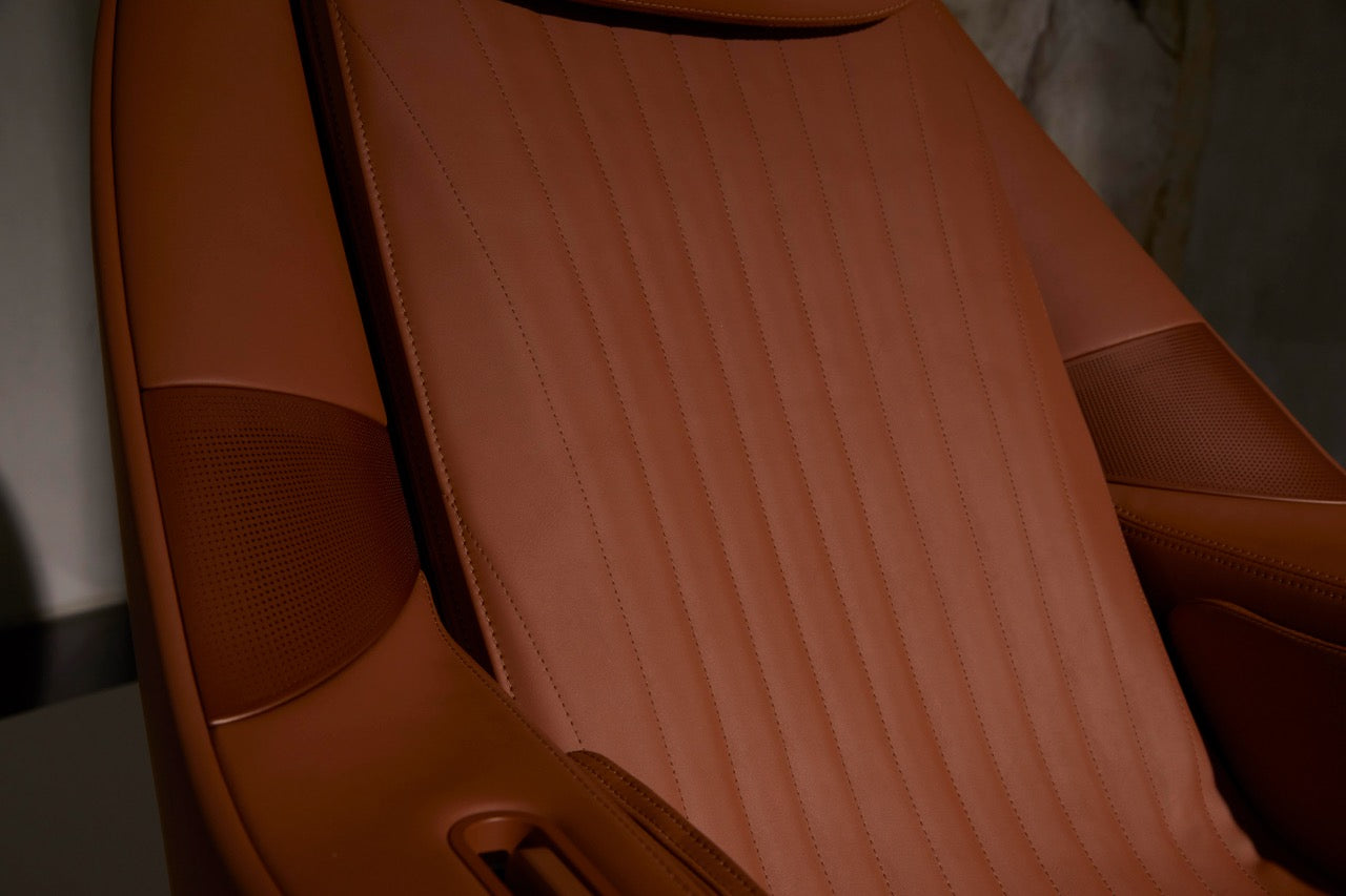 CERAGEM Pause M6 Massage Chair - With Accessories